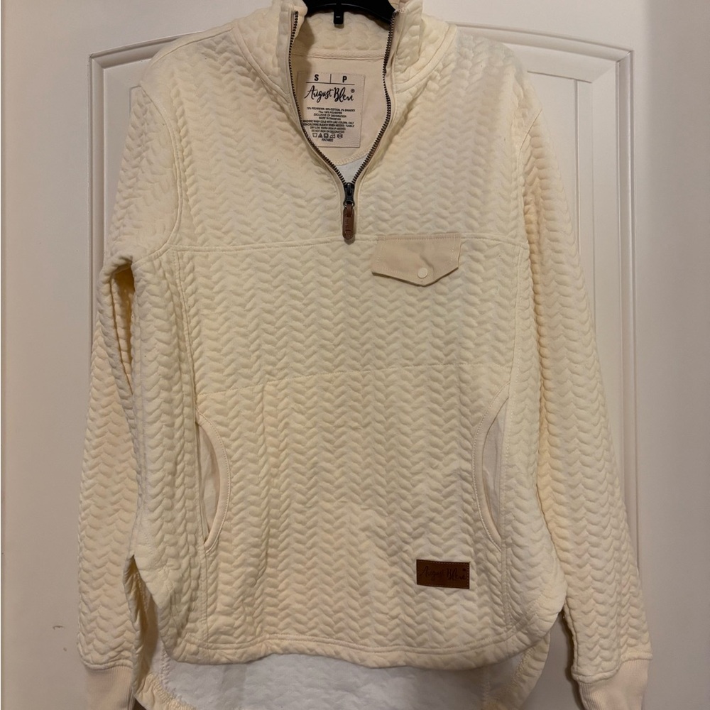 August Bleu Cream Quilted Pullover
